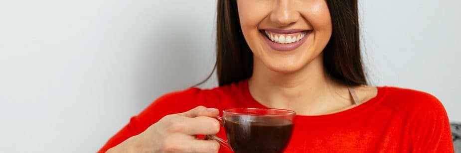 alimentos que escurecem os dentes